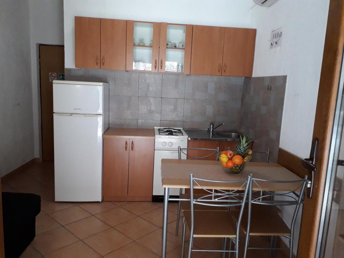 Delfin Apartments Sveti Juraj Exterior foto